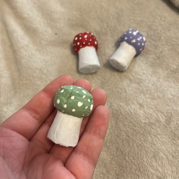 Hand painted Mini Mushroom Decor Made From Wine Corks - Picture 2 of 4